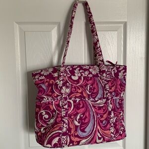 2 pc quilted bag set with zipper. Includes tote and makeup bag.